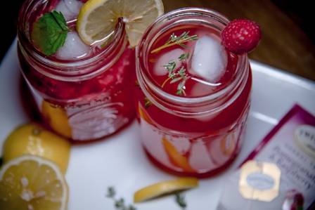 Top 8 Health Benefits and Possible Side Effects of Raspberry Juice